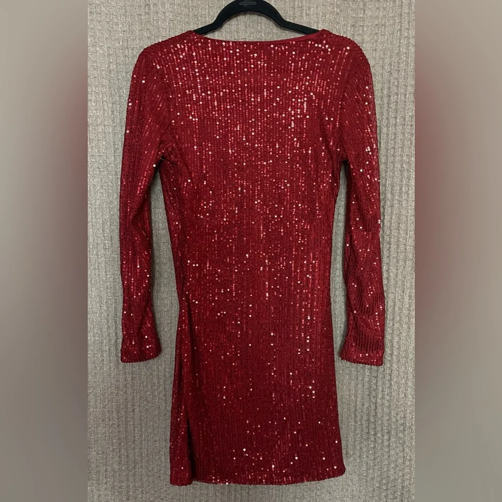 Burgundy Large fashion nova shimmery mini dress - Picture 2 of 3